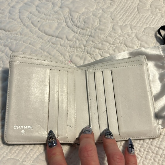 Chanel lucky charm used very good condition no box or tag c has a small scratch - Picture 2 of 4